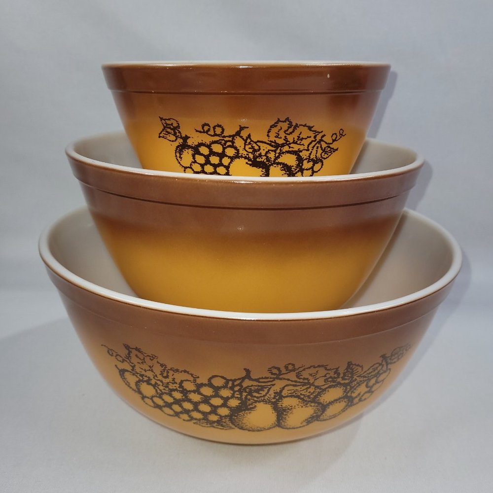 Pyrex 401 402 403 Old Orchard 1974-1978 Mixing Bowl Set